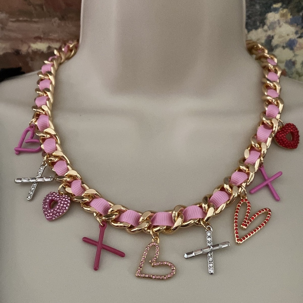 - BETSEY JOHNSON PINK RIBBON WITH CHARMS XO Crystal NECKLACE